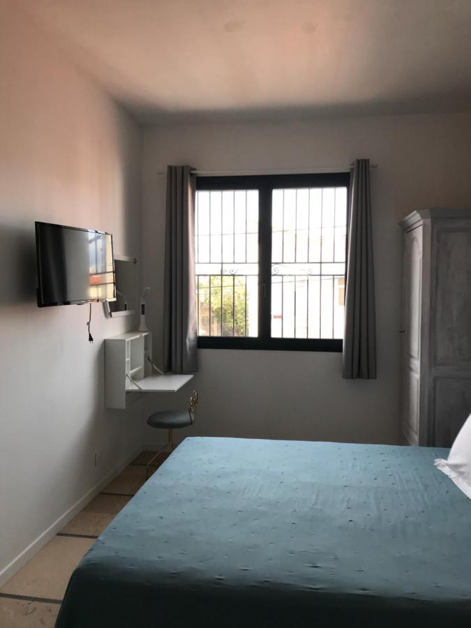 ホテル La Casa Sanills Saint-Hippolyte  エクステリア 写真