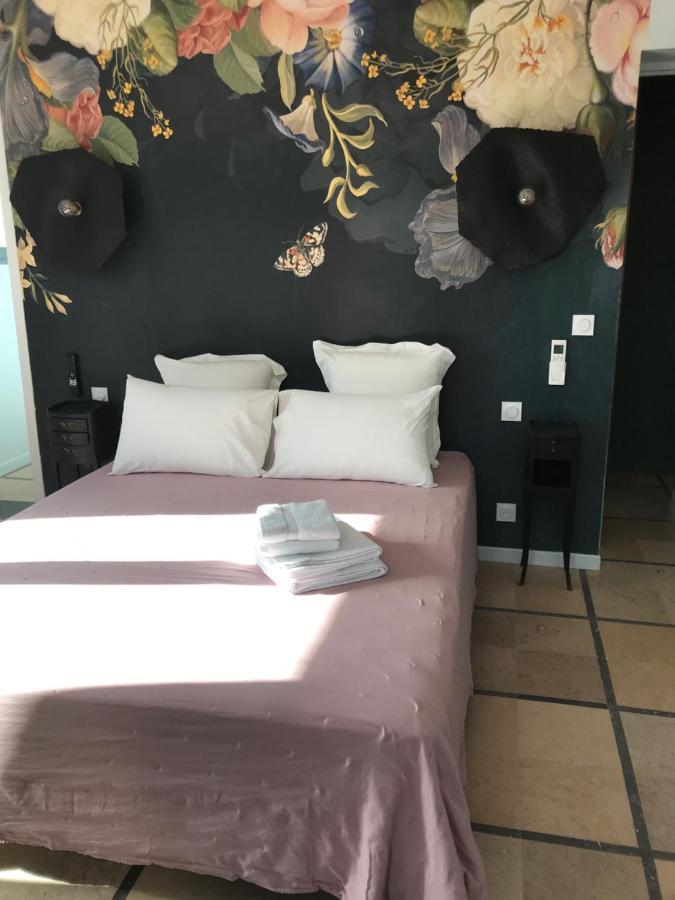 ホテル La Casa Sanills Saint-Hippolyte  エクステリア 写真